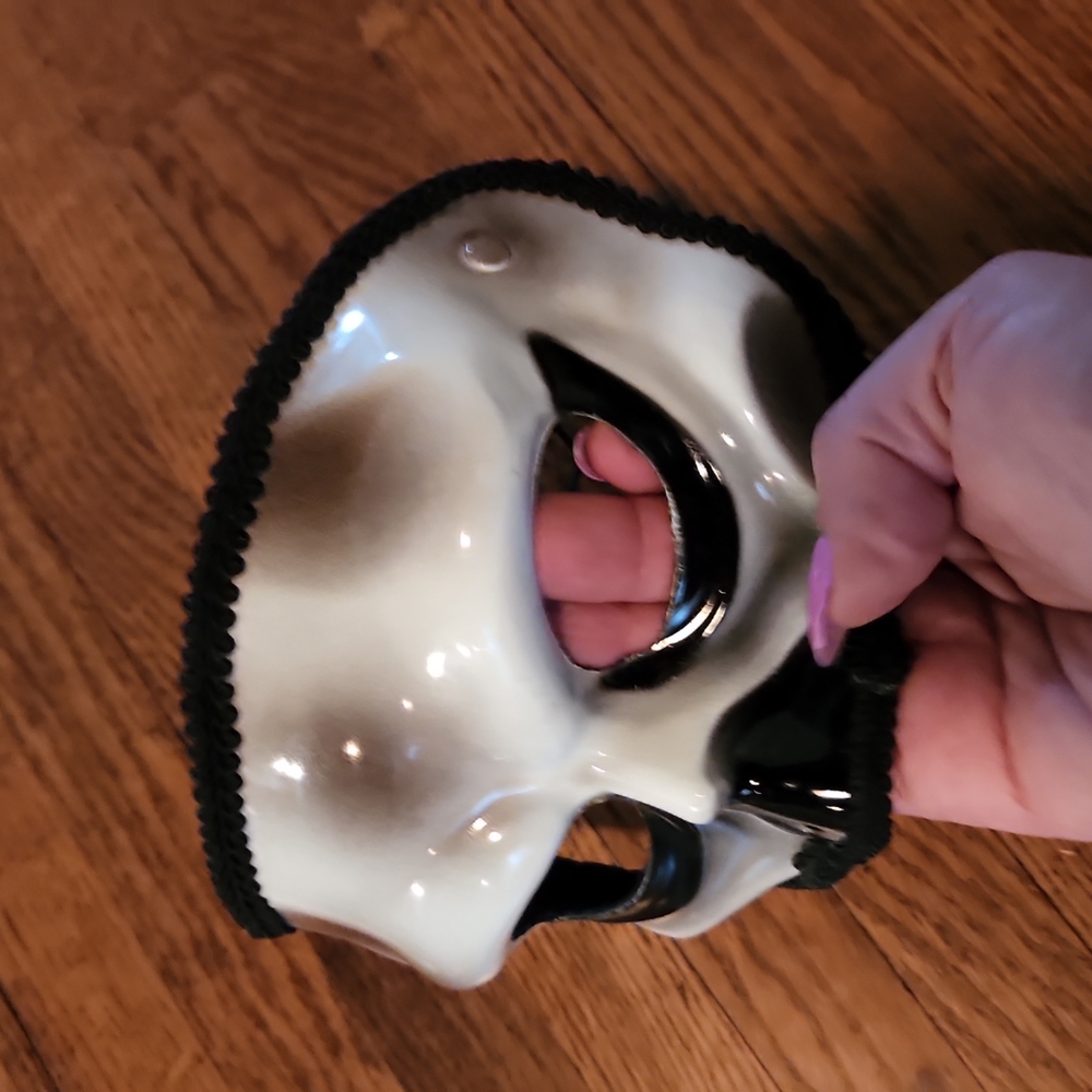 Mask - Picture 3 of 3